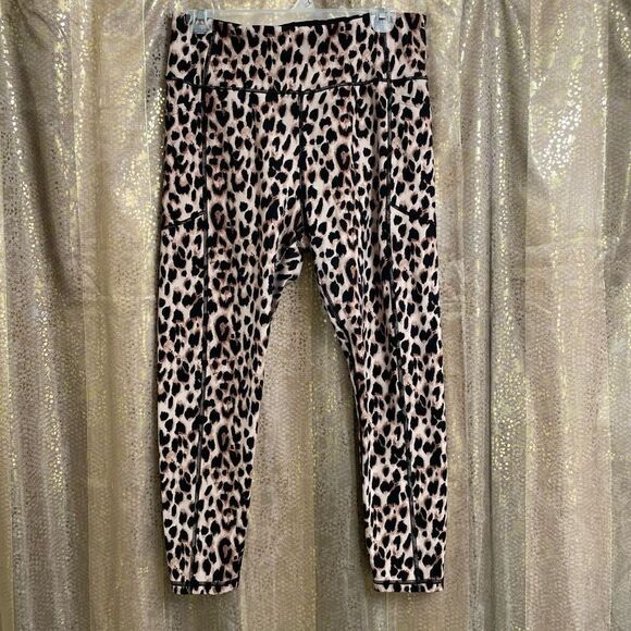 Victoria Secret Incredible Essential Legging Leopard Print 7/8 Length Size 14 - Picture 1 of 5